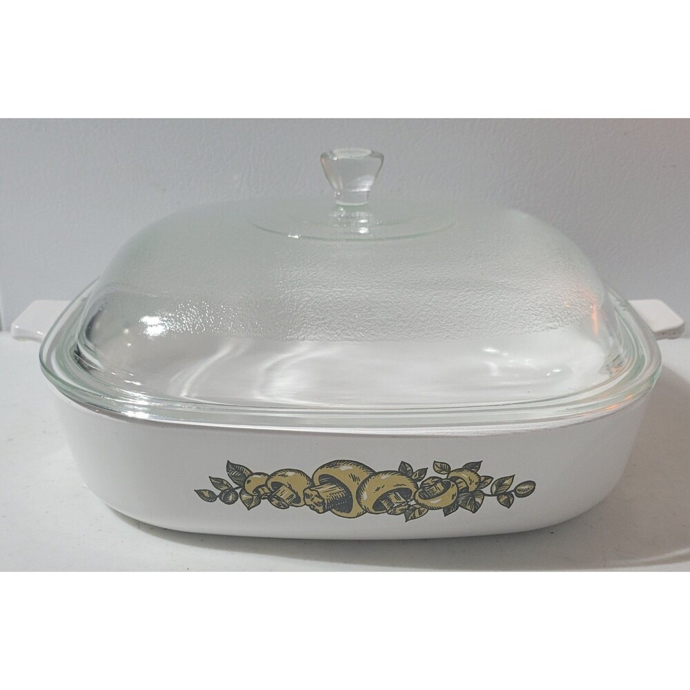 Corning Ware Nature's Bounty Collection Mushroom Lidded Casserole Dish. P-16 -B